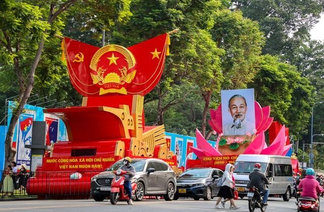tag_reuters.com,2025_newsml_LYNXMPEL3T006_12025-04-30T001449Z_1_LYNXMPEL3T006_RTROPTP_3_VIETNAM-WAR-ANNIVERSARY